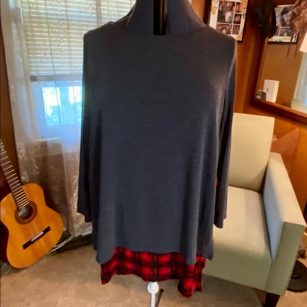 Cuky Gray Knit Top with Red/Black Plaid Trim (Size 2XL)
